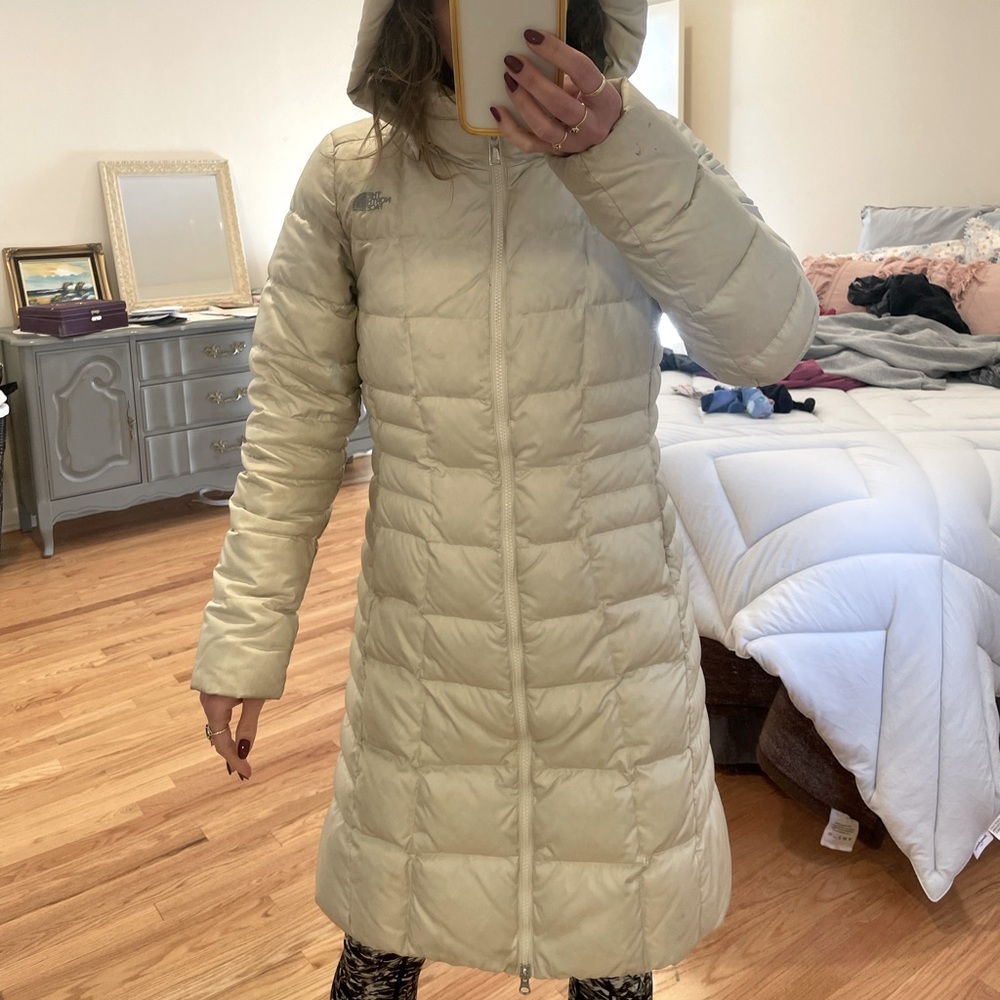 NorthFace Women’s White down-filled Long Winter Coat